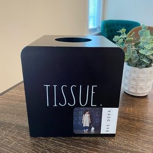 Rae Dunn tissue box cover 🖤